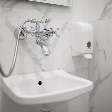 Center - 2 Min From Ndk Апартаменты *